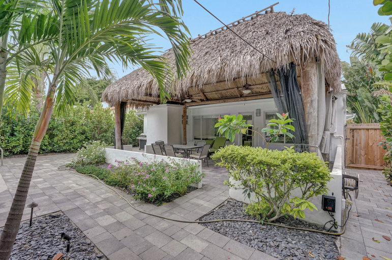 Exterior & Views 2, Daddy House, Broward