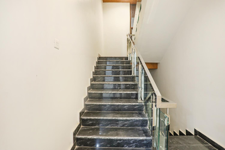 Public Area 2, FabHotel JP Villa, Varanasi