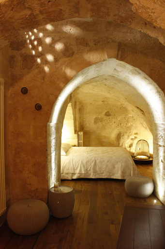 Others 2, Casa Linda, Matera