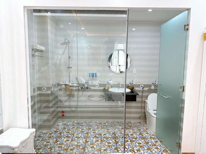 Bathroom 2, Sky Star 2 Hotel, Ninh Kiều