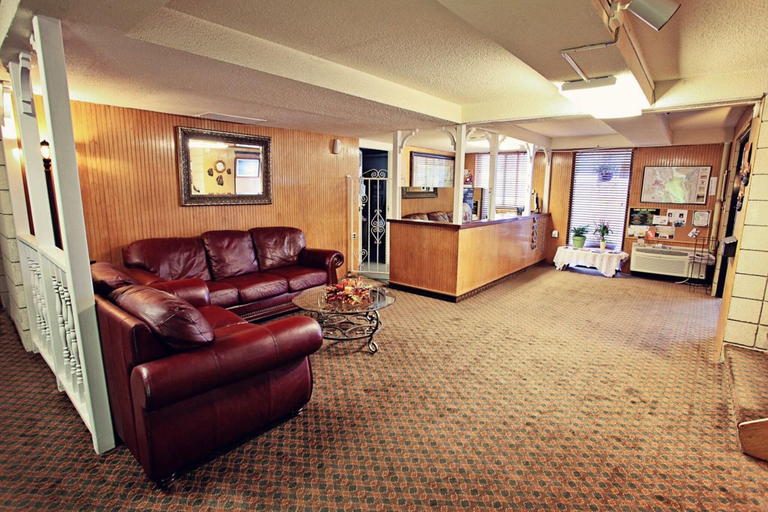 Public Area 2, National 9 Casper - Showboat, Natrona