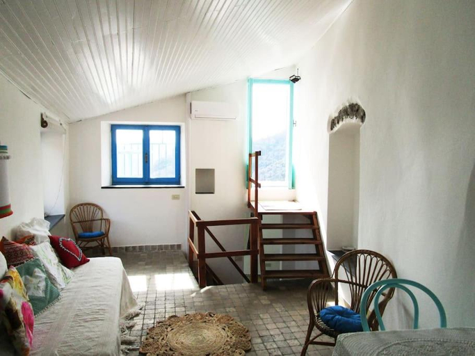 Bedroom 2, The Cinque Terre nest, with terrace and view, La Spezia