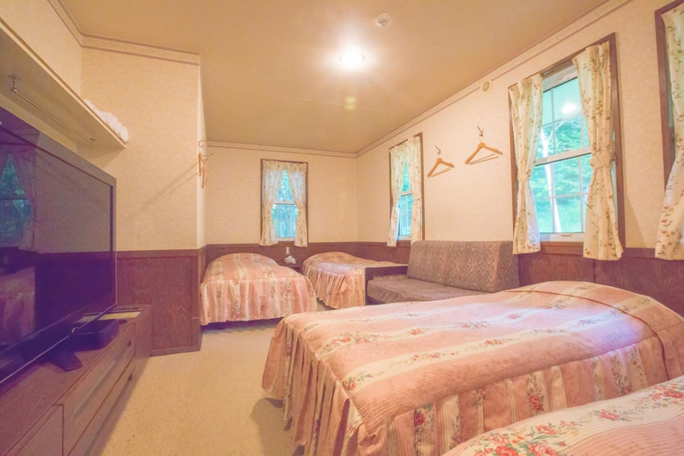 Bedroom 3, Megamiko Annie Hills, Tateshina