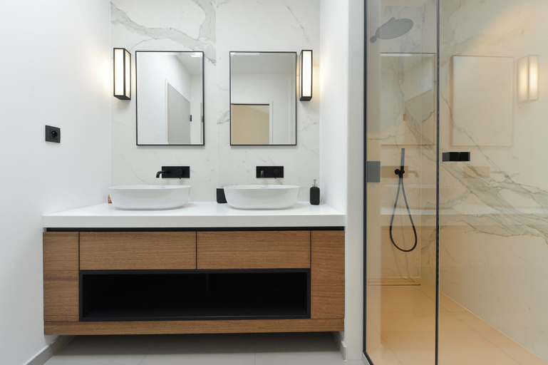 Bathroom 3, Domaine de la Galinière, Bouches-du-Rhône