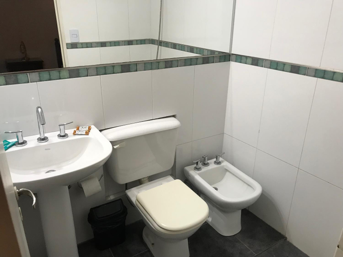 Bathroom, Cordoba Inn Apart Hotel, Capital