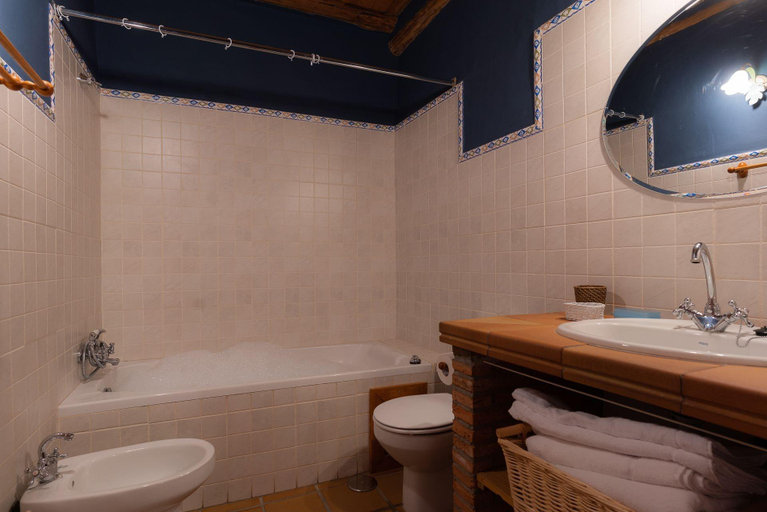 Bathroom 3, EL Cerro, Ávila
