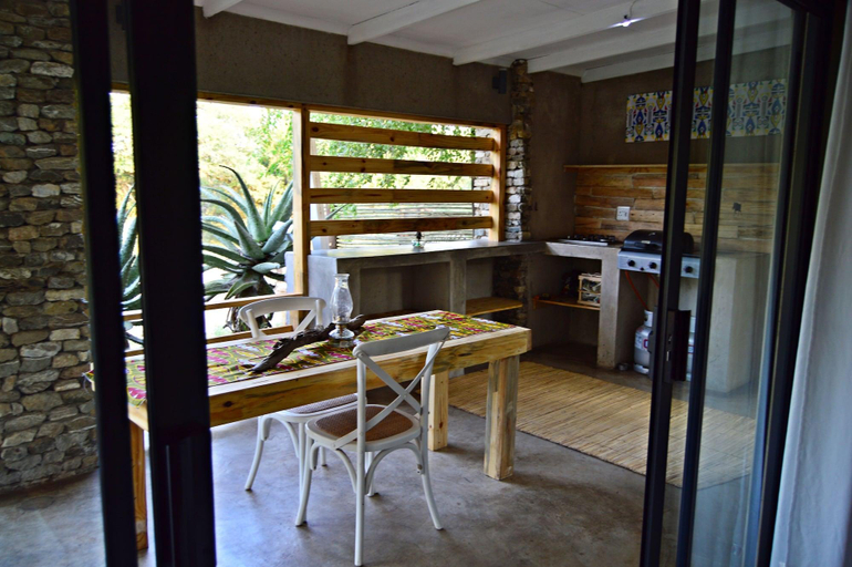 Food & Drinks 5, Foxy Crocodile Bush Retreat, Ehlanzeni