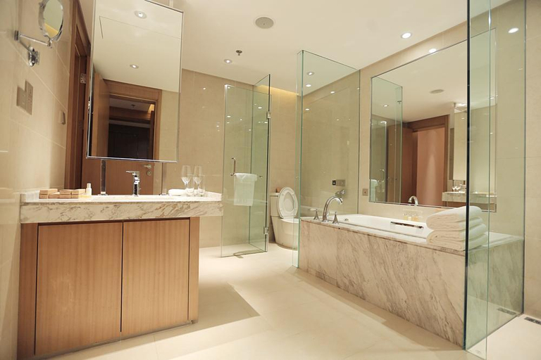 Bathroom 4, Wuhan Narada Grand Hotel, Wuhan