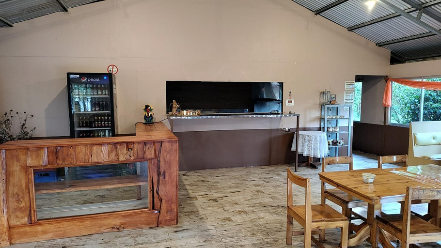 Food & Drinks