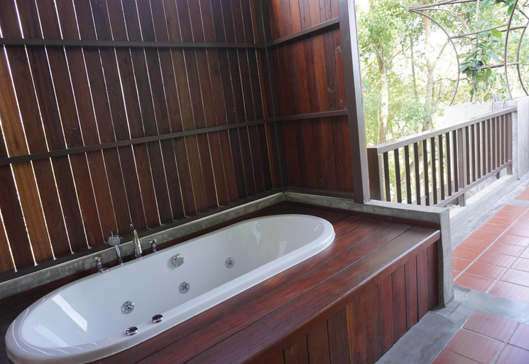 Bathroom 4, Bansaeo Garden And Resort, Nam You
