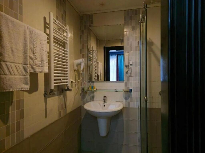 Bathroom 4, Hazz Museum Hotel Baku, Baku