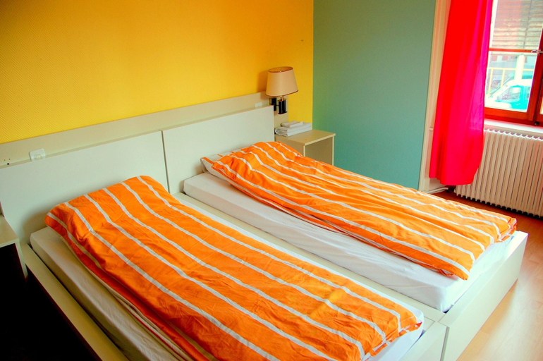 Bedroom 2, Hotel de l'Ours, Jura-North Vaudois