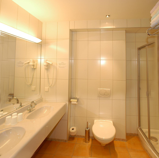 Bathroom 7