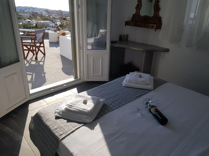 Bedroom 3, Alonistra Oia Houses, South Aegean
