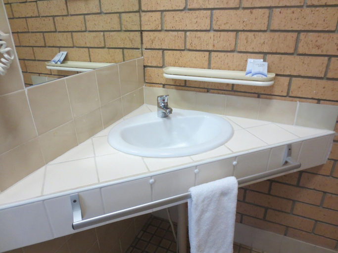 Bathroom 4, Aspley Pioneer Motel, Aspley