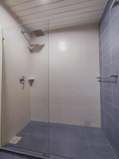 Bathroom 3, Bukit Bintang Apartments, Kuala Lumpur