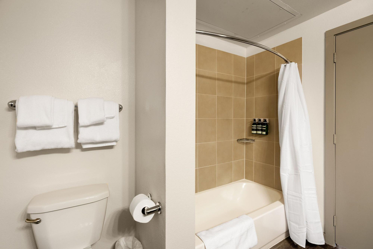 Bathroom 5, Kasa Dallas Love Field-Medical District Apts, Dallas