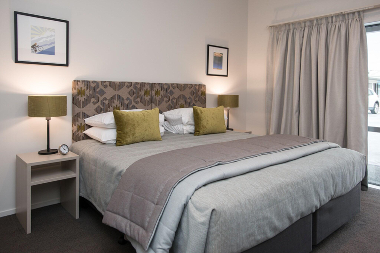 Bedroom, Pedlars Motel, Hauraki