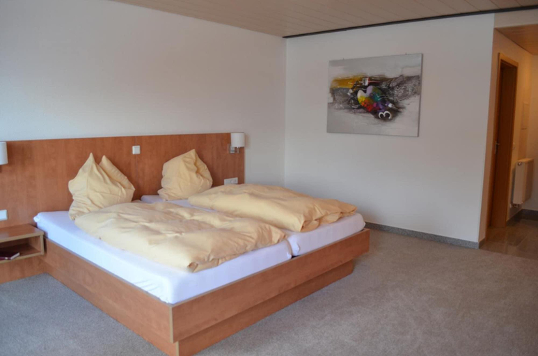 Bedroom 3, Hotel Restaurant Gästehaus Wilgersdorf, Siegen-Wittgenstein