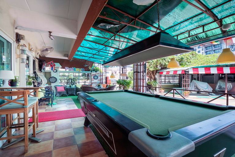 Food & Drinks 5, 838 Aromdee Apartment, Pattaya