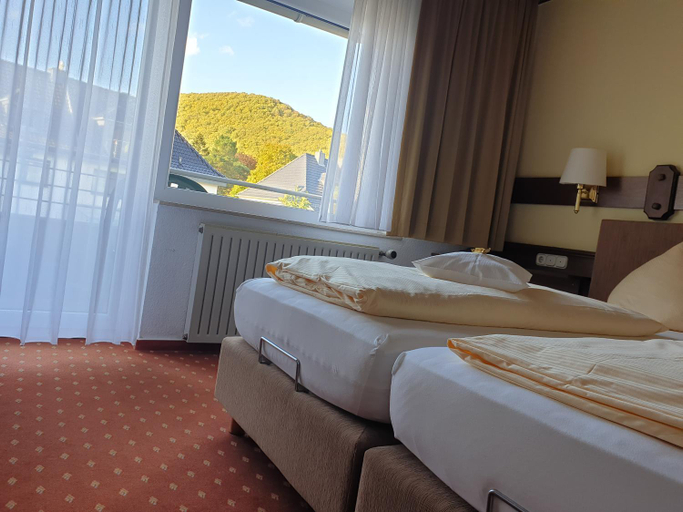 Bedroom 3, Kurparkhotel-Gemund, Euskirchen