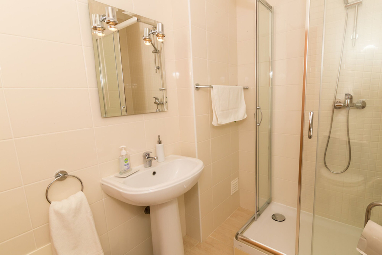 Bathroom, Albufeira Sunny Apartment 2 by Homing, Albufeira