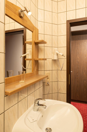Bathroom, Hotel Restaurant Hasfeld, Saarlouis