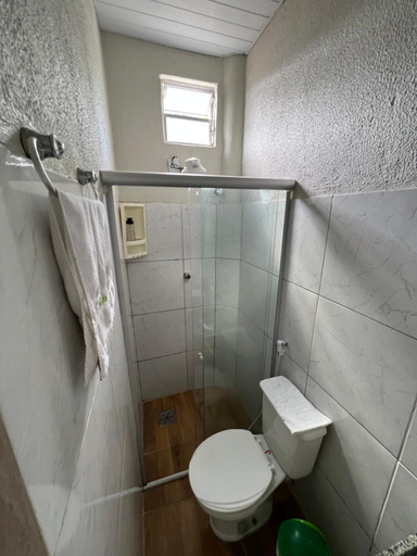 Bathroom 13