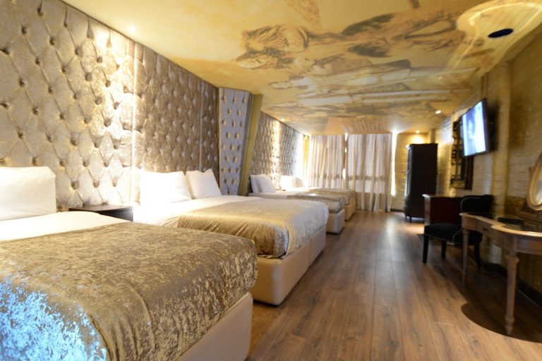 Bedroom 3, Arthouse Hotel, Sefton