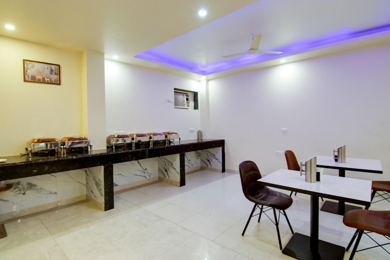 Food & Drinks 5, Hotel Smart Suites, Delhi