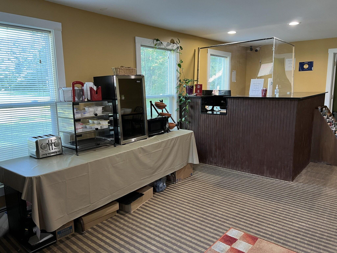 Others 5, The Putney Inn, Windham
