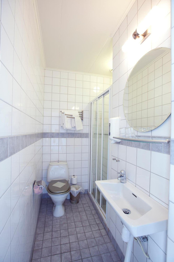 Bathroom 3, Lages Motel & Restaurang, Borås
