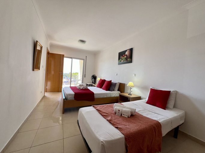 Bedroom 2, Monte Gordo Beach Ocean View 4 by Homing, Vila Real de Santo António