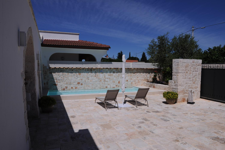 Others 4, Trulli Pietraviva with Pool, Bari