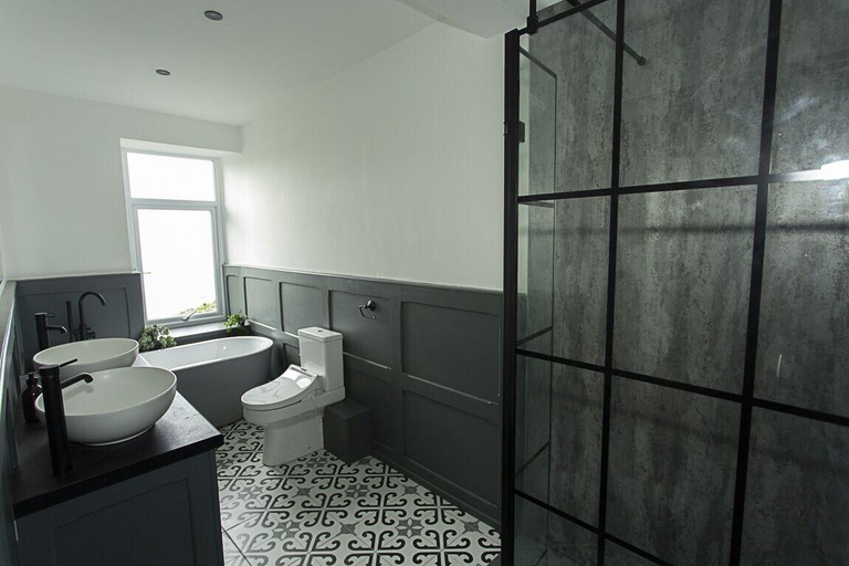 Bathroom 3, Bae Abermaw Hotel, Gwynedd