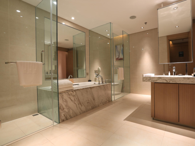 Bathroom 5, Wuhan Narada Grand Hotel, Wuhan