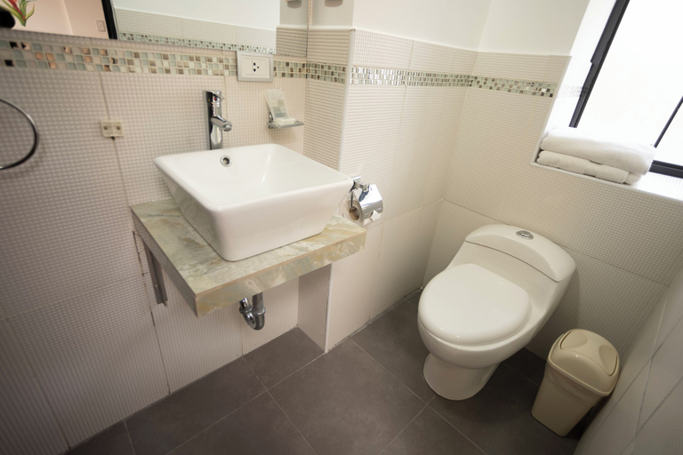 Bathroom 3, KUSKA SAN BLAS, Cusco