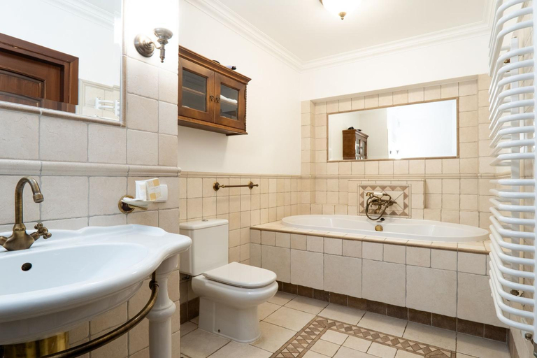 Bathroom, Apartamenty w Dworku Cheval, Kraków City