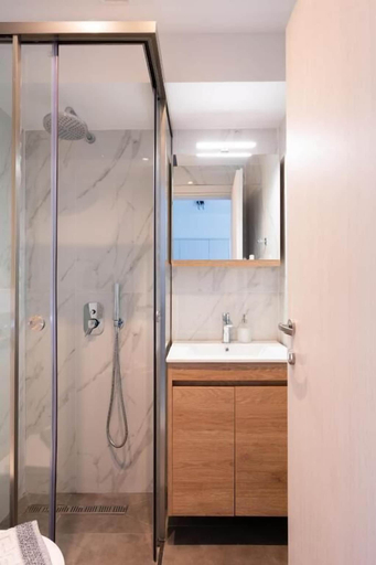 Bathroom 4, Velvet Luxury Studios in the City Center by BiNobi!, Central Macedonia