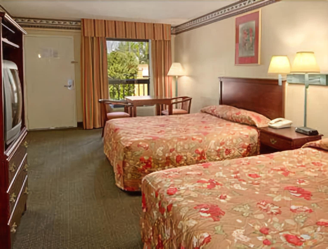 Bedroom 4, Super Inn, Robeson