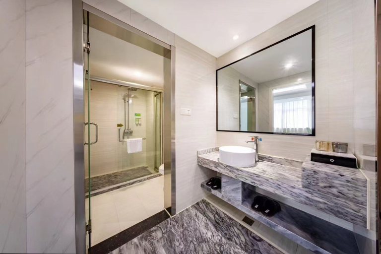 Bathroom, YIWU RUIFENG HOTEL, Jinhua
