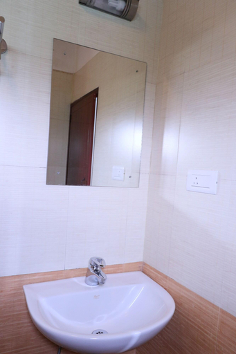 Bathroom 5, Jungle Park Resorts, Theni