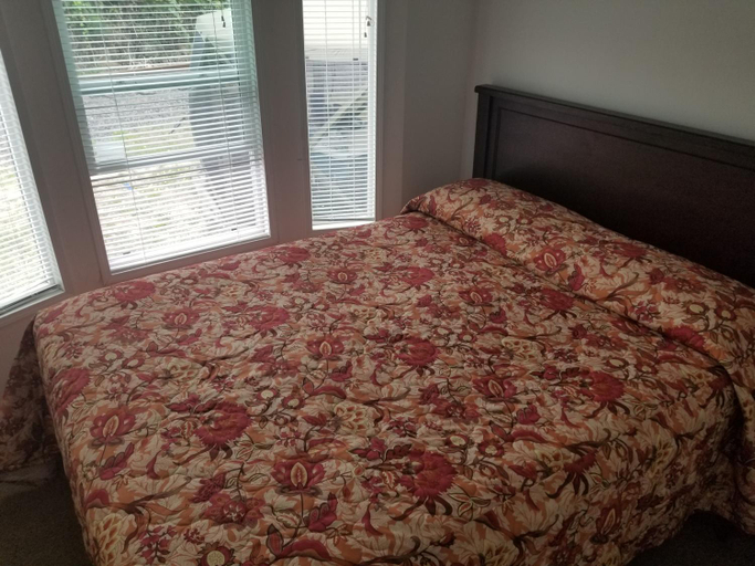 Bedroom 2, Paradise Cove Resort & Marina, Tillamook