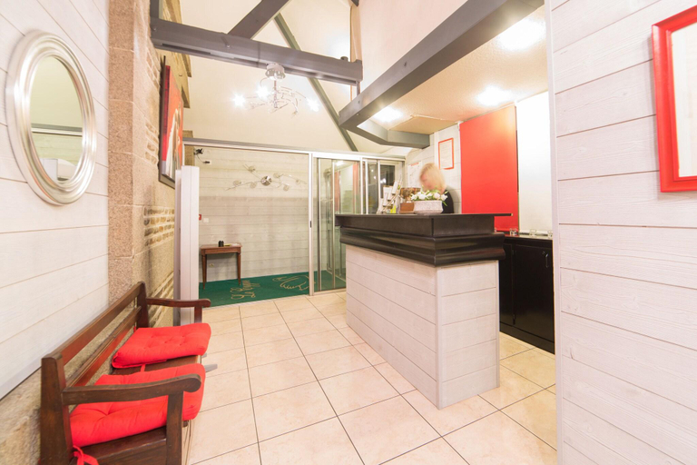 Public Area 2, Brit Hotel Le Cygne, Manche