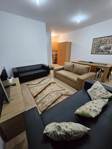 Others 5, Apart Nel, Praia