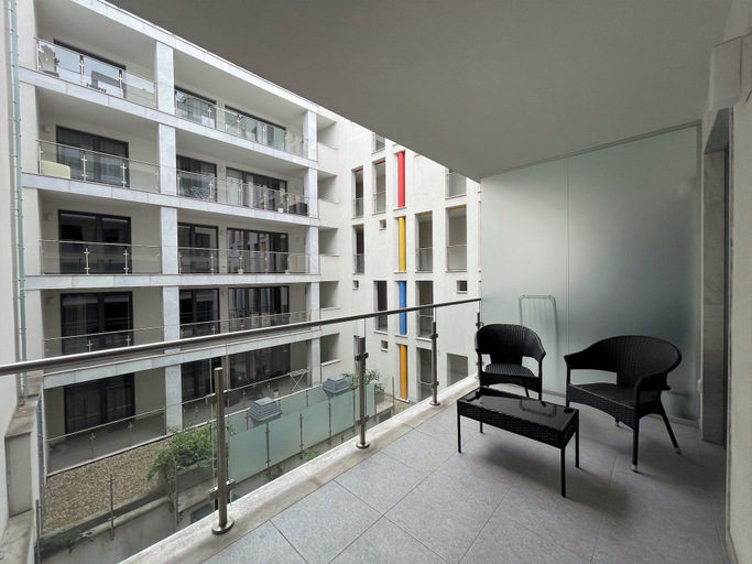 Others 5, SWU Carrara Apartments, Budapesti