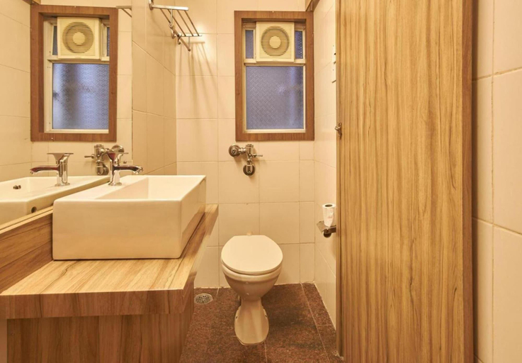 Bathroom 4, Hotel Deccan Pavilion Pune, Pune