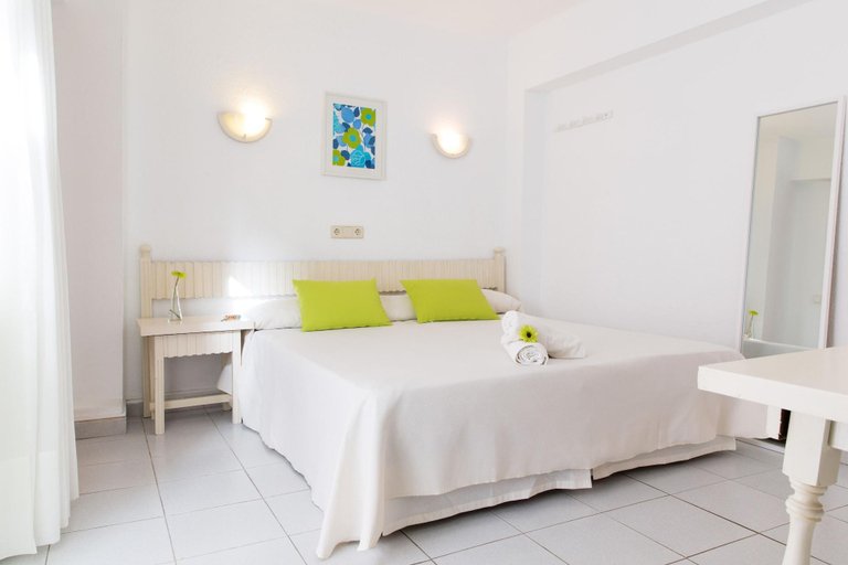 Bedroom 4, Hotel Garau, Baleares