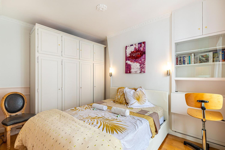 Others 1, GuestReady - Appartement baigne de lumiere au 7e., Paris