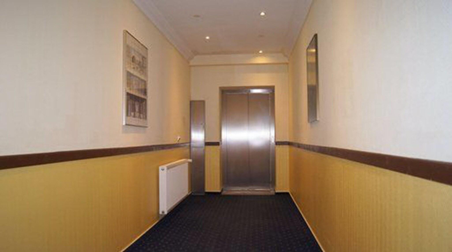 Public Area 2, Erlanger Hof, Berlin